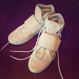 Adidas tubular shoes